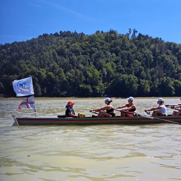 CANOTTAGGIO E PARAROWING. Per la sesta volta sul Danubio con il sostegno della Fondazione Terzo Pilastro-Internazionale, la regata inclusiva del CC3Ponti di Roma